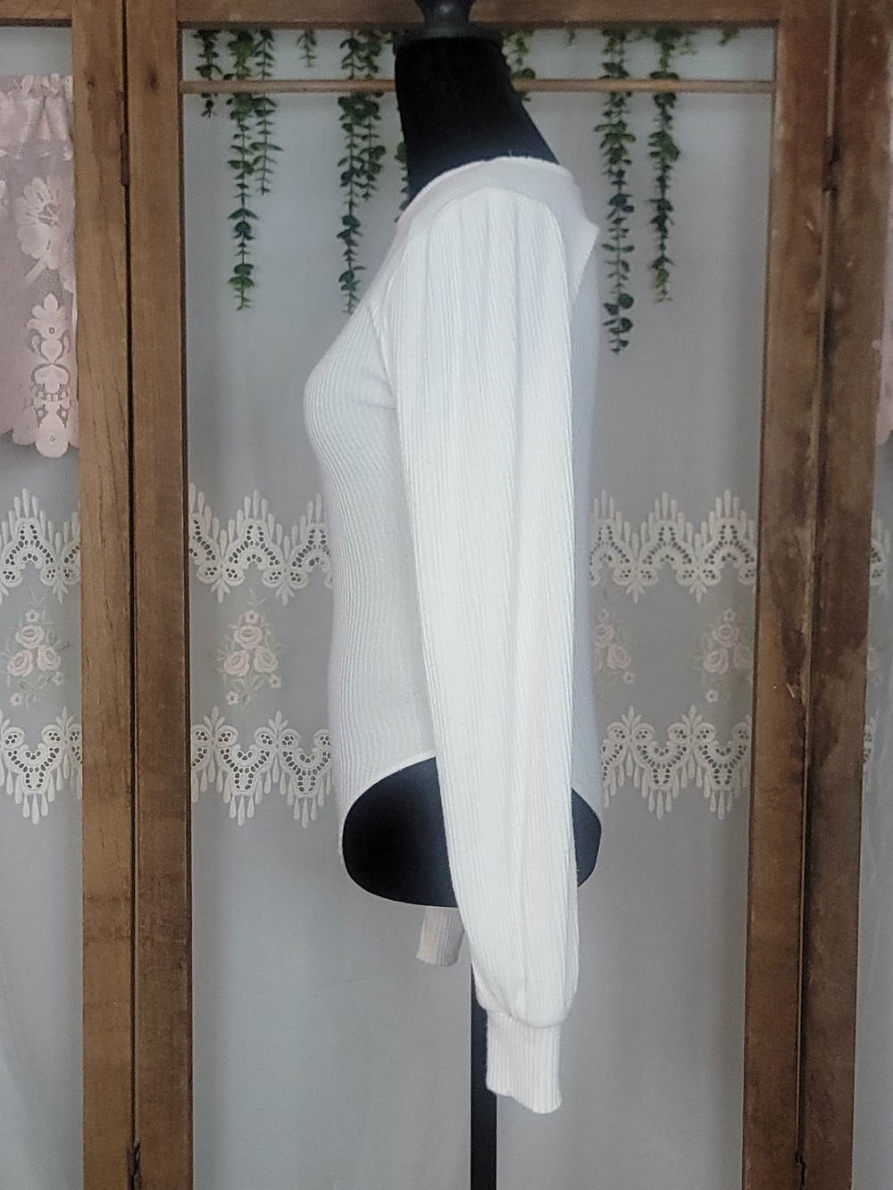 Hollister White Ribbed Knit Long Sleeve Bodysuit Balloon Sleeve Women's Small - Picture 4 of 6